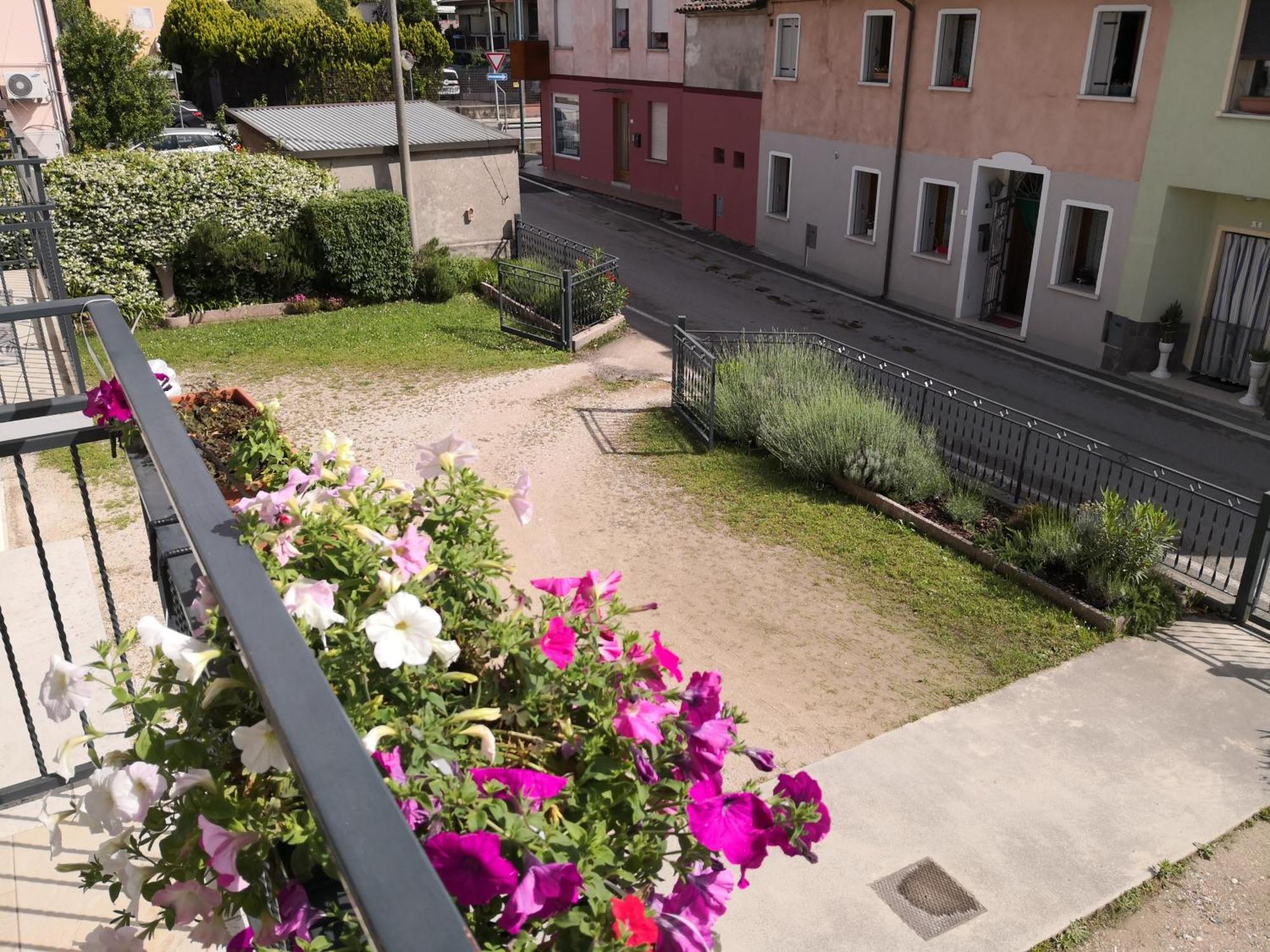 Appartamento Da Guido Borso del Grappa Exterior photo